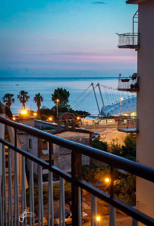 Neverending Sea Luxury Apartment in Salerno Center Buitenkant foto